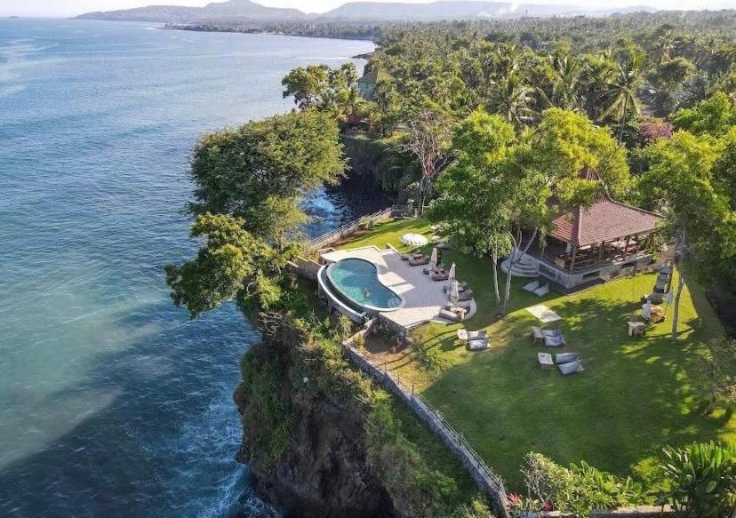 ホテル Bali Cliff Glamping Seraya エクステリア 写真
