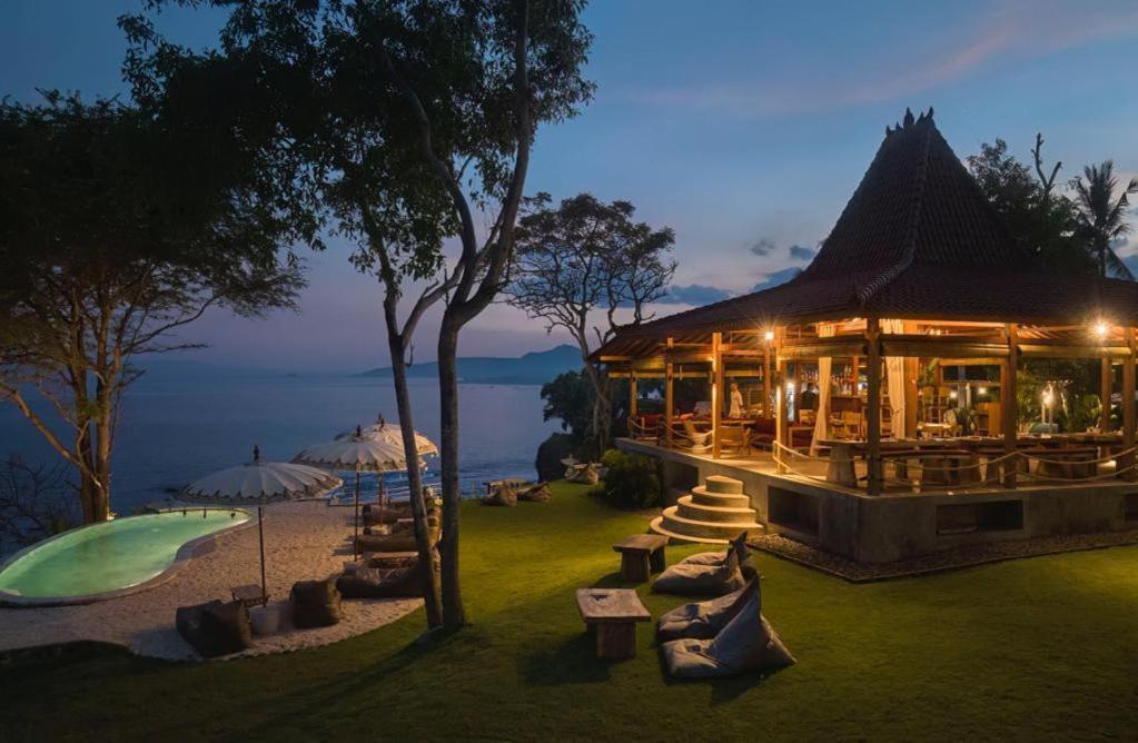 ホテル Bali Cliff Glamping Seraya エクステリア 写真